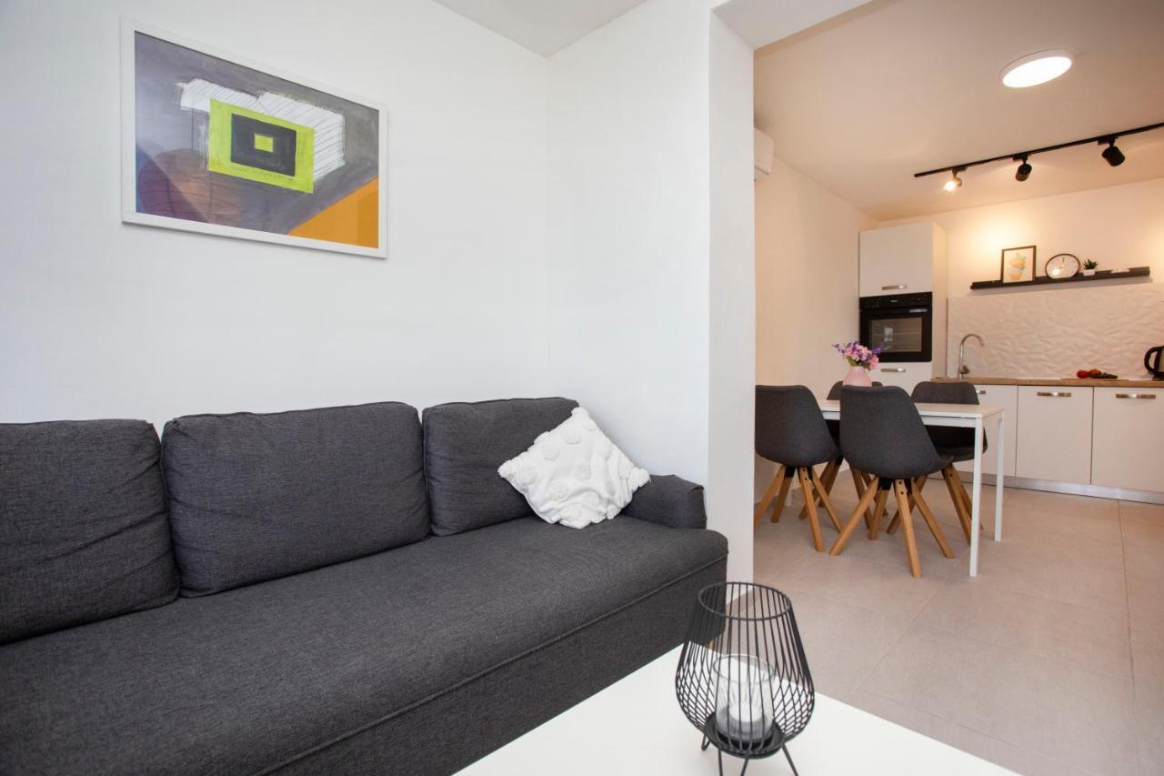 Apartment Lina Rabac Exterior photo
