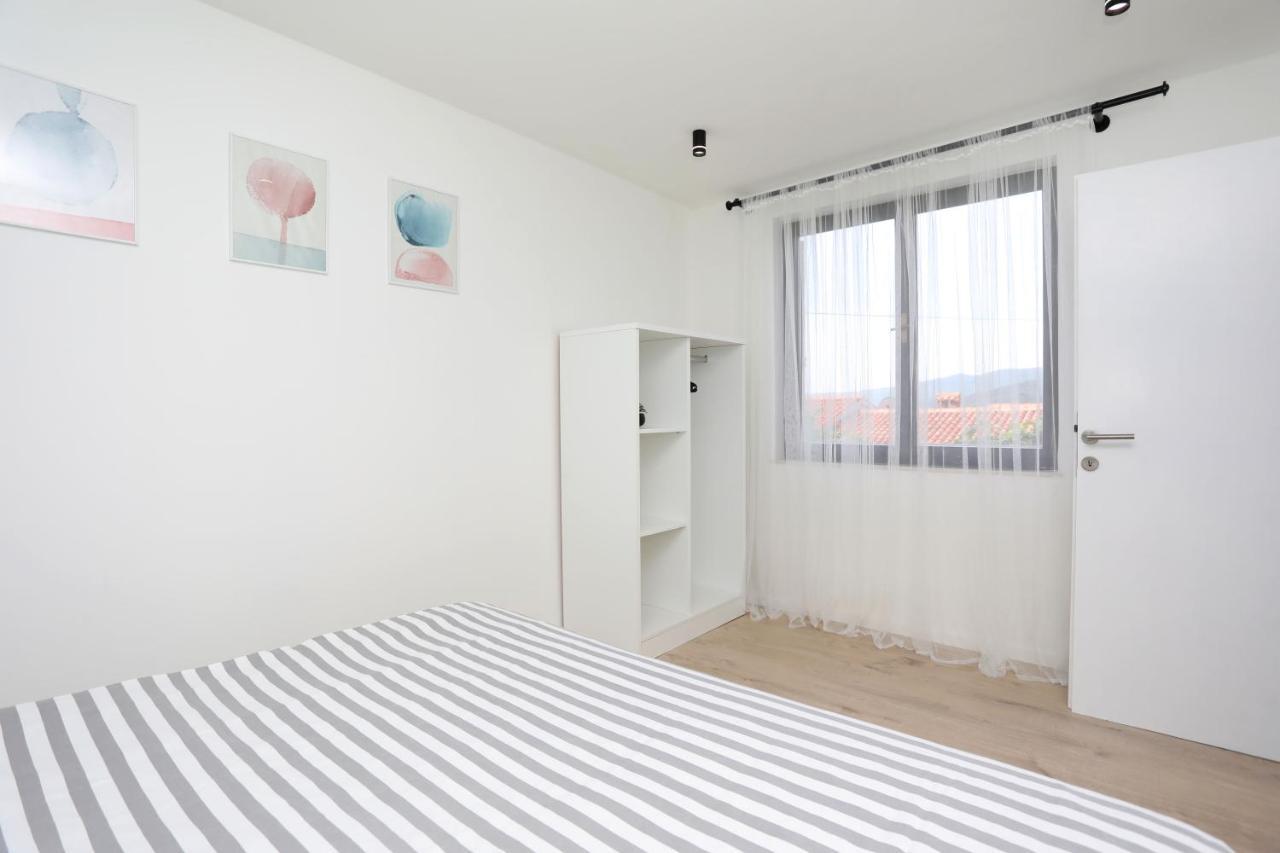 Apartment Lina Rabac Exterior photo